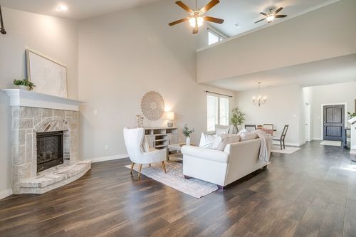 8329 Trickham Bnd, Fort Worth, TX, 76131-1167 | Card Image