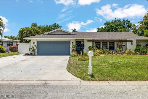 5692 Eichen Cir, FORT MYERS, FL, 33919-2520 | Card Image