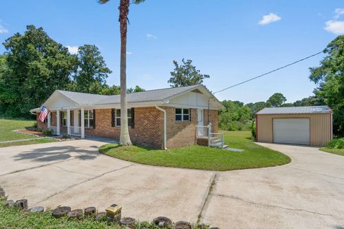 145 Manring Dr, Fort Walton Beach, FL, 32547-3524 | Card Image