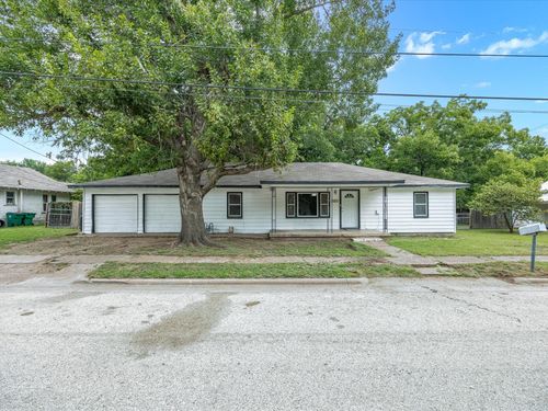 421 Elba St, Bowie, TX, 76230-4909 | Card Image