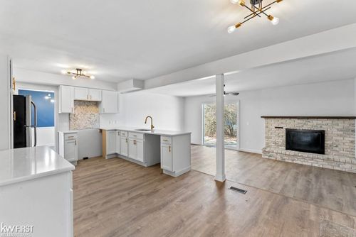 406 Windmill Point Dr, Flushing, MI, 48433-2157 | Card Image