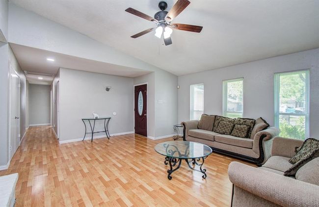 5706 Spring Grove Ln, House other with 3 bedrooms, 2 bathrooms and 2 parking in Spring TX | Image 5