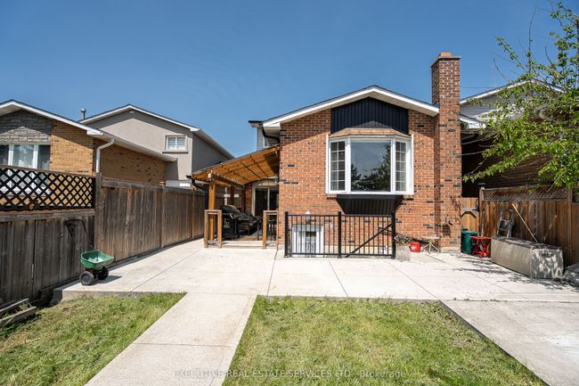 4 Simmons Blvd, House other with 5 bedrooms, 4 bathrooms and 3 parking in Brampton ON | Image 43