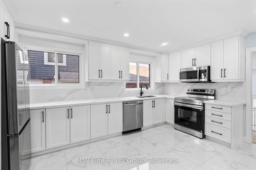 93 Ashford Crt, Brampton, ON, L6V3E2 | Card Image