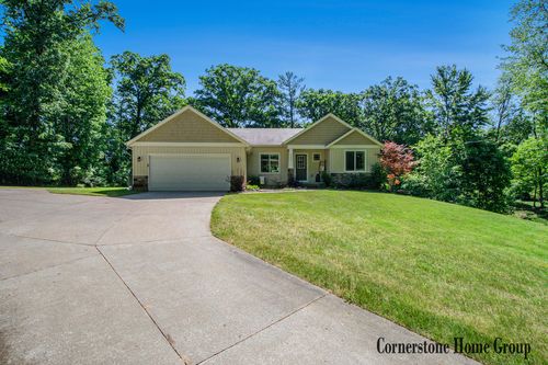 9030 Elstner Ave, Rockford, MI, 49341-9112 | Card Image