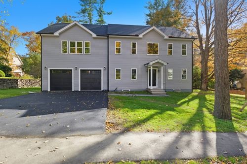 20 Pine Hill Rd, Lynnfield, MA, 01940-1126 | Card Image