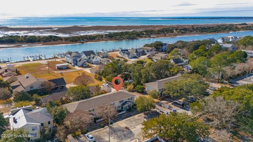 5-beaufort-village-1312 Ann St, Beaufort, NC, 28516-2083 | Card Image