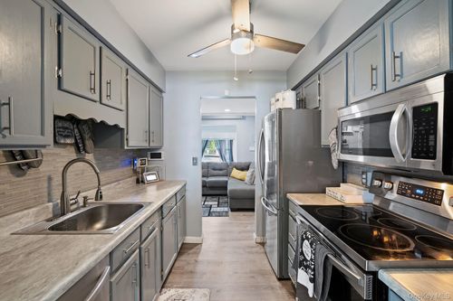 325 Rakov Rd, Maybrook, NY, 12543-1145 | Card Image