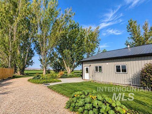 5533 Buntrock Rd, Marsing, ID, 83639-8077 | Card Image