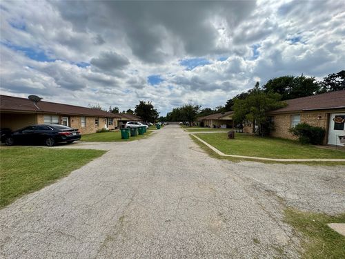 2001 S 1st St E, Clyde, TX, 79510 | Card Image