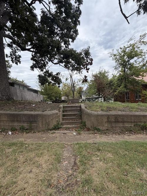 807 Lester St, Poplar Bluff, MO, 63901-4933 | Card Image