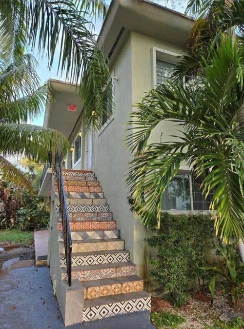 7025 Rue Granville, Miami Beach, FL, 33141-3585 | Card Image