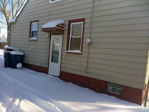 352 Buckingham Ave, Flint, MI, 48507-2705 | Card Image