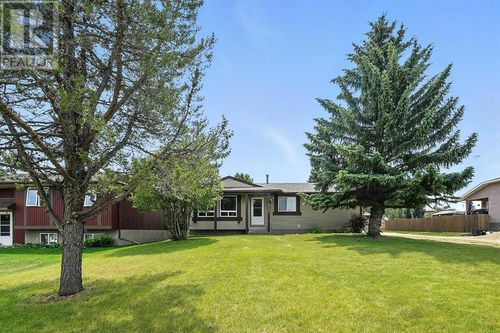 4725 56 Ave, Rimbey, AB, T0C0C2 | Card Image