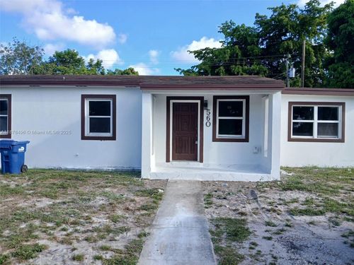 560 Nw 188th St, Miami Gardens, FL, 33169-3943 | Card Image