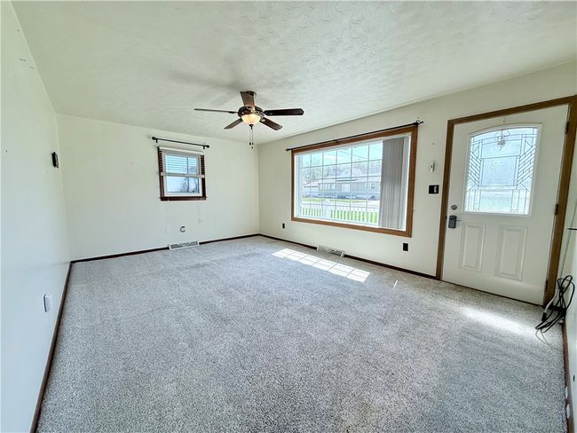 342 E Cox St, House other with 3 bedrooms, 2 bathrooms and null parking in Forsyth IL | Image 4