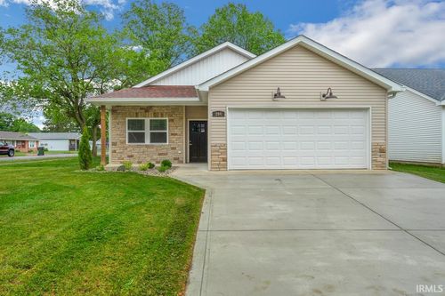 202 N Davis St, Walton, IN, 46994-9395 | Card Image