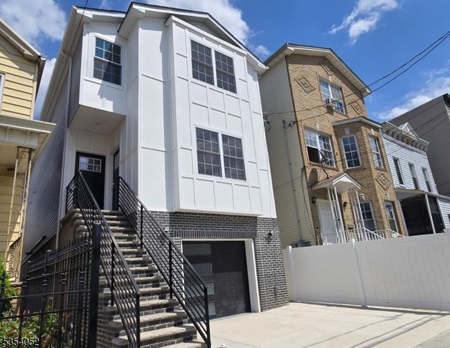 90 Seaview Ave, Home with 6 bedrooms, 4 bathrooms and null parking in Jersey City NJ | Image 49