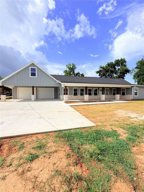 301 E San Bernard St, Brazoria, TX, 77422-5652 | Card Image