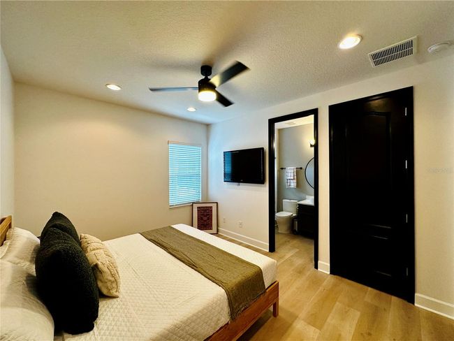Bedroom 6 | Image 40