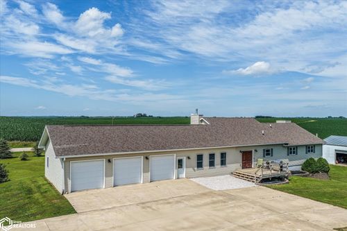 2405 X Ave, Defiance, IA, 51527-2004 | Card Image