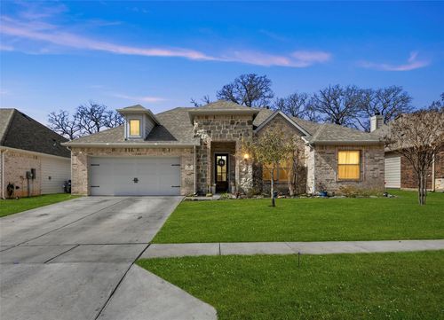 137 Gardenia Dr, Azle, TX, 76020-3185 | Card Image