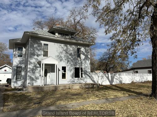 110 E 9th, Grand Island, NE, 68801 | Card Image