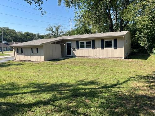 8618 Crystal Ave, Kansas City, MO, 64138-2848 | Card Image