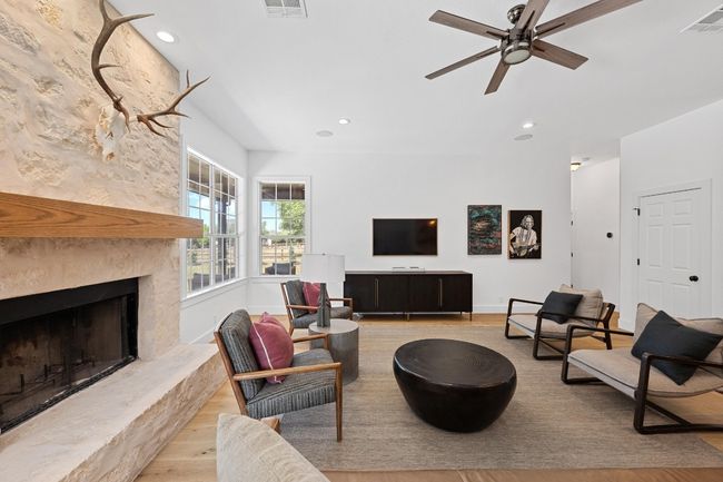 140 Vincas Shadow Ct, House other with 4 bedrooms, 4 bathrooms and 5 parking in Driftwood TX | Image 8