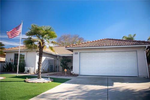 2669 Maple Dr, Hemet, CA, 92545-8165 | Card Image