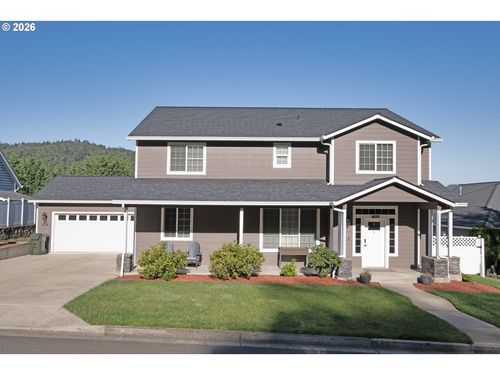 786 View Dr, Winchester, OR, 97495-8986 | Card Image