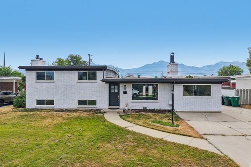 5777 S Sagewood Dr, Murray, UT, 84107-5951 | Card Image