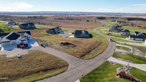 3709 Ridge Way, Bismarck, ND, 58503-9146 | Card Image