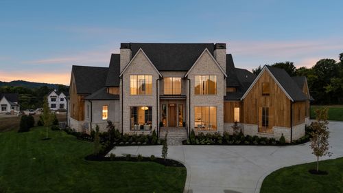 8101 Turning Point Dr, Brentwood, TN, 37027-2103 | Card Image