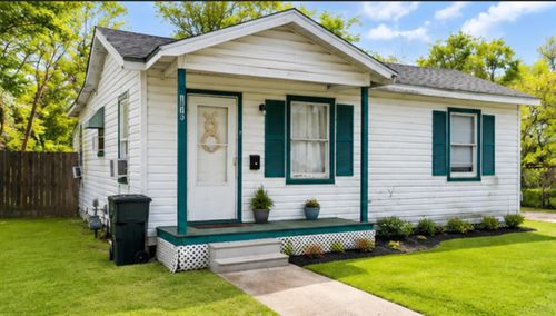1819 N 19th St, Nederland, TX, 77627-4847 | Card Image