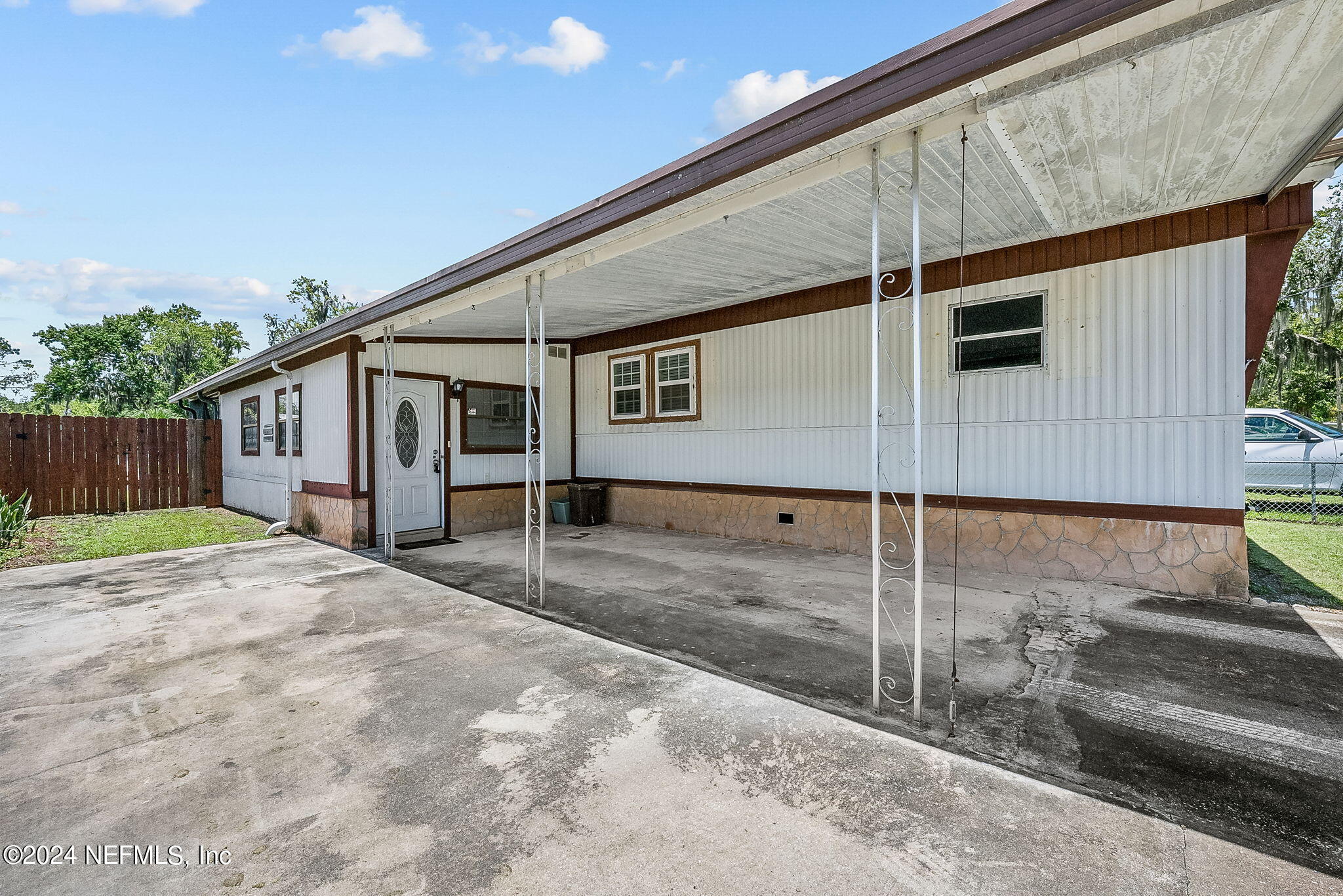 Mulberry St, Satsuma, FL 32189