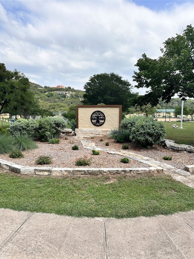 View of community / neighborhood sign | Image 40