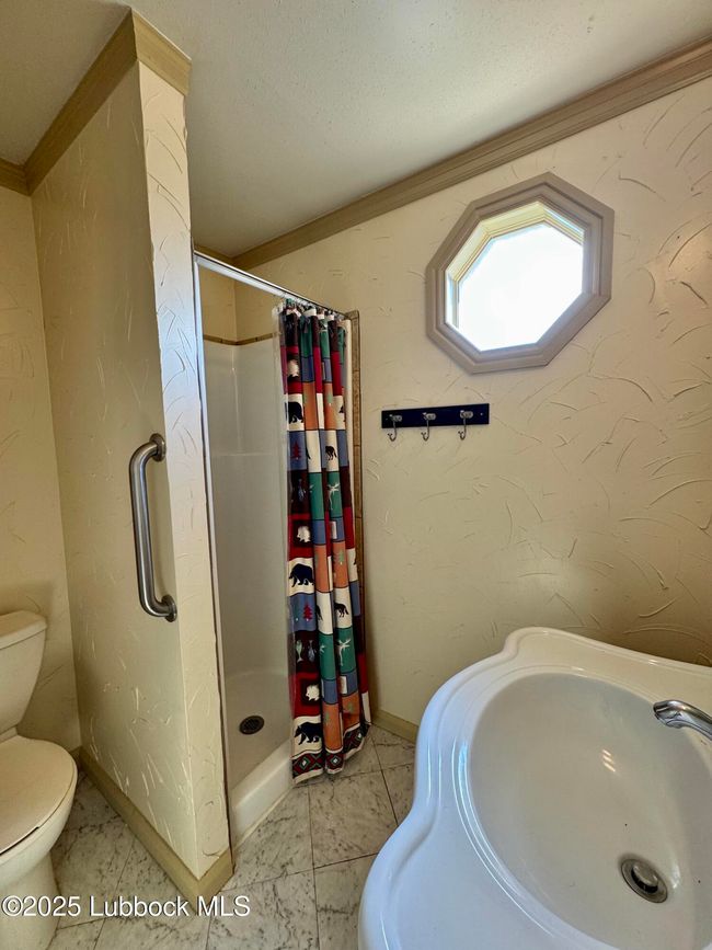 213 E 7 Th St, House other with 3 bedrooms, 3 bathrooms and null parking in Idalou TX | Image 29