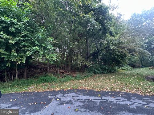 7731 Arrowood Ct, BETHESDA, MD, 20817-2821 | Card Image