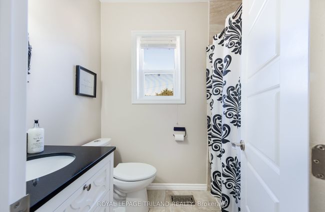 33967 Saintsbury Line, House other with 2 bedrooms, 2 bathrooms and 5 parking in Lucan Biddulph ON | Image 14