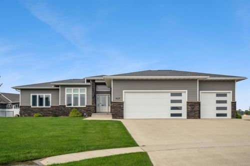 4629 Ethan Ct, Cedar Falls, IA, 50613-4600 | Card Image