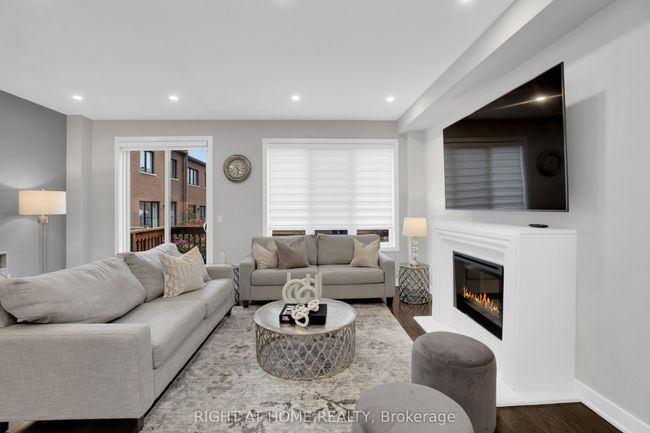 154 Anchusa Dr, House attached with 4 bedrooms, 4 bathrooms and 3 parking in Richmond Hill ON | Image 17