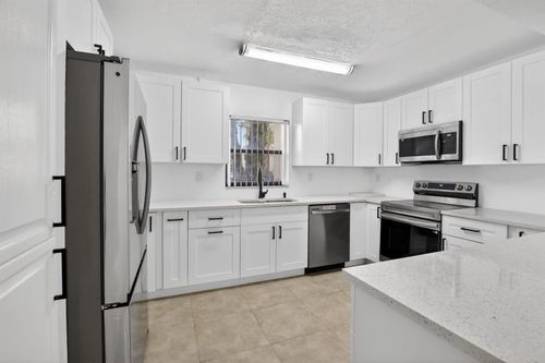 11556 Nw 1st St, Plantation, FL, 33325-2539 | Card Image