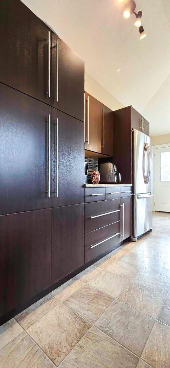 18 - 131 Moberly Road, Home with 3 bedrooms, 3 bathrooms and 3 parking in Grande Cache AB | Image 5