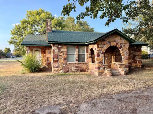 223 W 10th St, Stroud, OK, 74079-2013 | Card Image