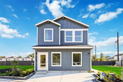1056 Wheatley St, Houston, TX, 77091 | Card Image