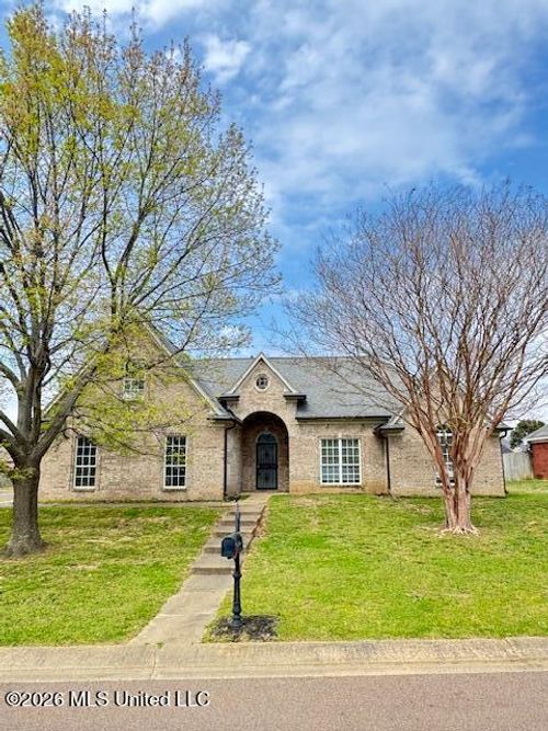 2740 Blue Ridge Cv, Southaven, MS, 38672-6326 | Card Image
