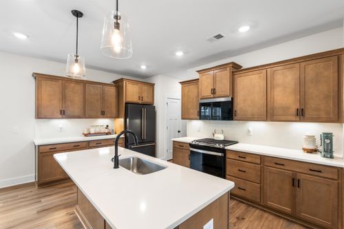 952 Diane Ln, Moore, SC, 29369-7501 | Card Image