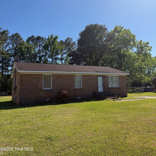 3246 Mobleys Bridge Rd, Grimesland, NC, 27837-9065 | Card Image