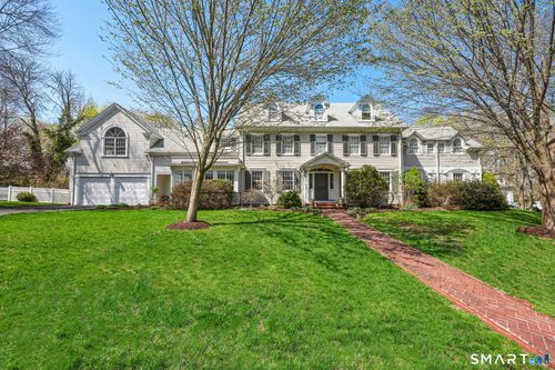 16 Lookout Dr N, Fairfield, CT, 06825-1823 | Card Image